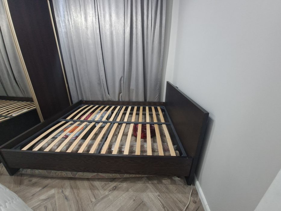 Продам двуспальную кровать