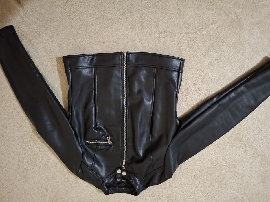 Geaca din imitație piele