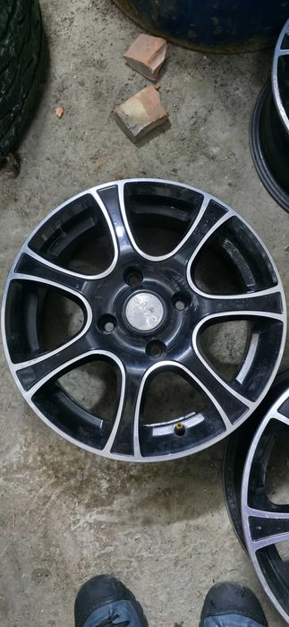 Продам диски литые на 15