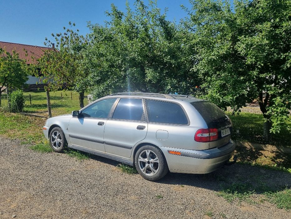 Dezmembrez Volvo v40 2002, 116cp   0759633080