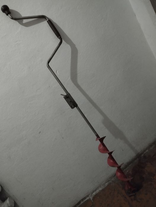 Продаю бур для рыбалки