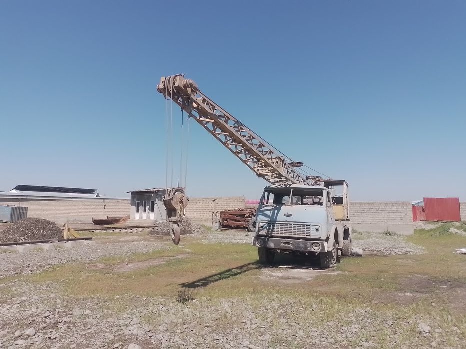 Mazz kran sotiladi  Manzil: Samarqand viloyati Kattakurgan shahri