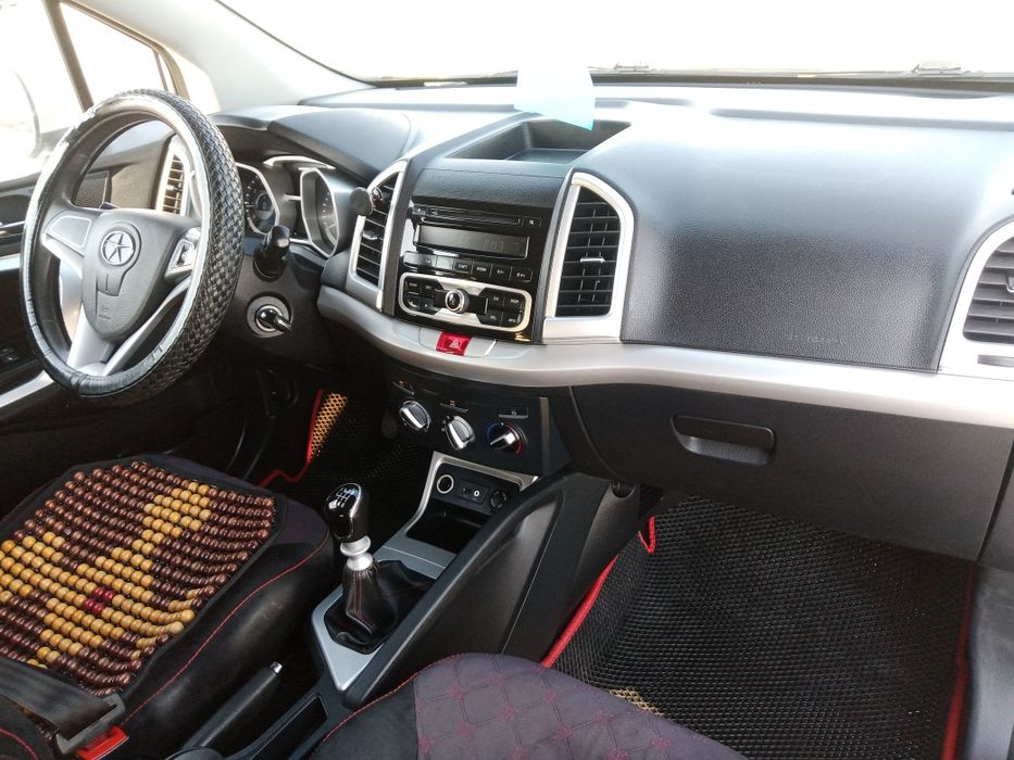 Продам  кроссовер Jac s 3