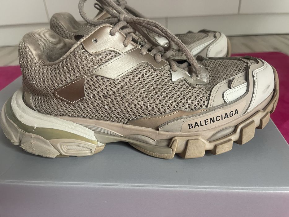 Baleciaga track 3