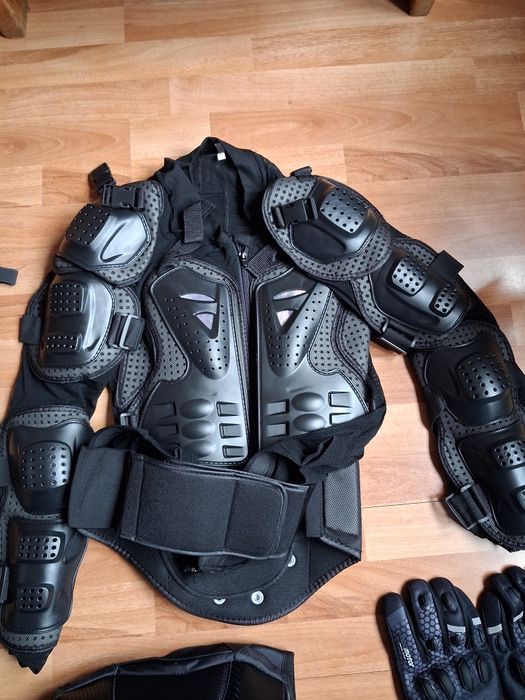 МОТО ризница,раница и ръкавизи