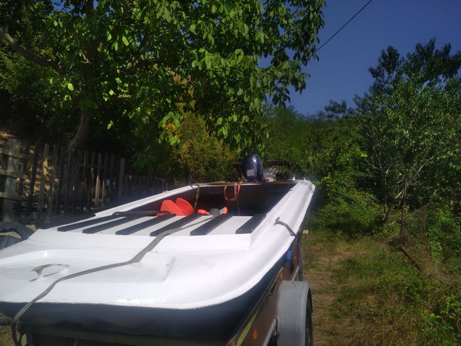 Barcä fibra de sticla cu motor Tohatsu 5 Cp