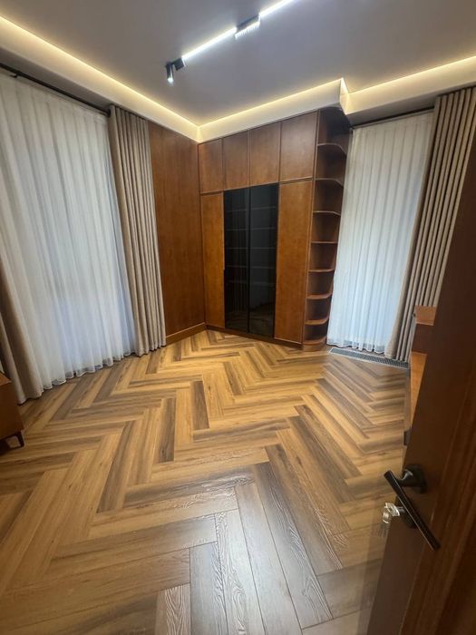 Продается 3/3/11 81м2 в ЖК Mirabad Avenue, ор-р: Гостиница Россия