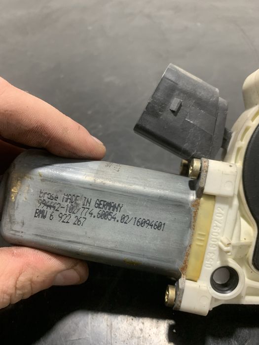 Motoras Geam stanga fata BMW Seria 5 E60 E61 | 6922267