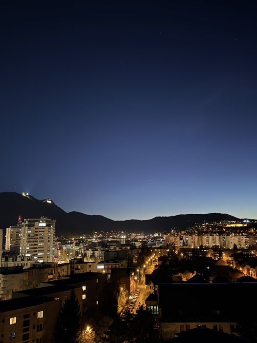 Apartament 2 camere, Centrul Civic, semi-decomandat, et 10, Vest.