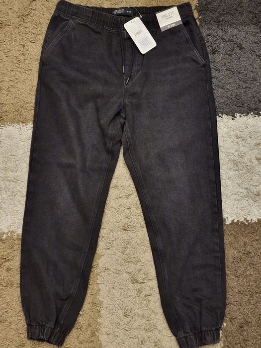Мъжки джогъри Jogger черни LCW W33N