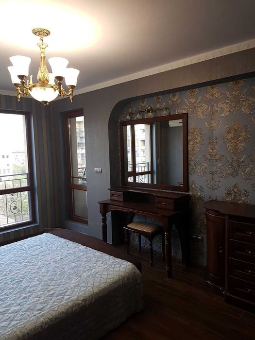 Продава се Многостаен апартамент в Стара Загора, Център - 272 кв.м за 956 €/кв.м - Снимка #4