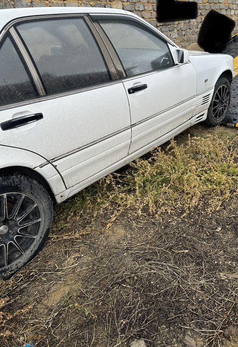 Продам машину мерседес есть торг