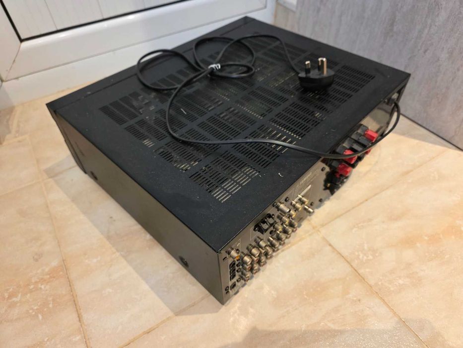 Съраунд ресийвър Yamaha RX-V520RDS + субуфер Quadral quintas 5.1