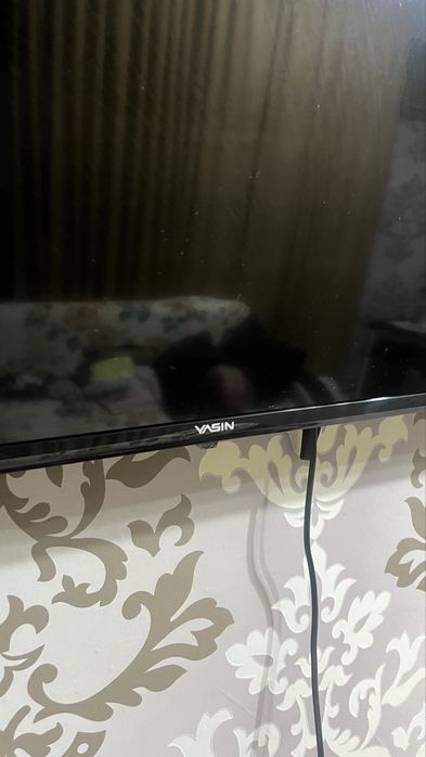 Продам на запчасти телевизор Ясин