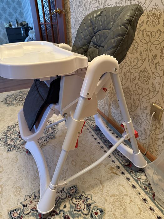 Продам детский стульчик для кормления.