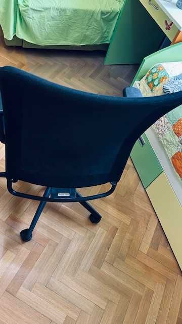 Въртящ стол за офиса или вкъщи