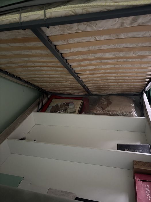 Спальный гарнитур