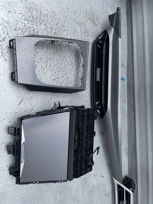 Интериорни лайстни БМВ Г20/ Г21 (laistni bmw g20/ g21)