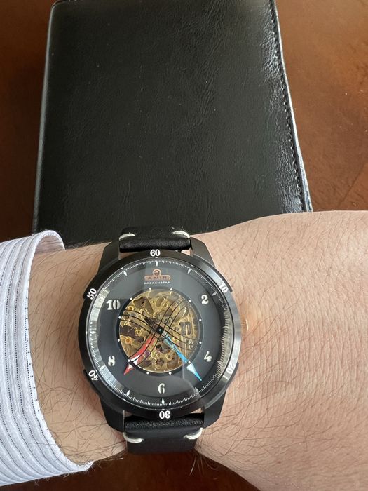 Часы Nomad Amir Watches