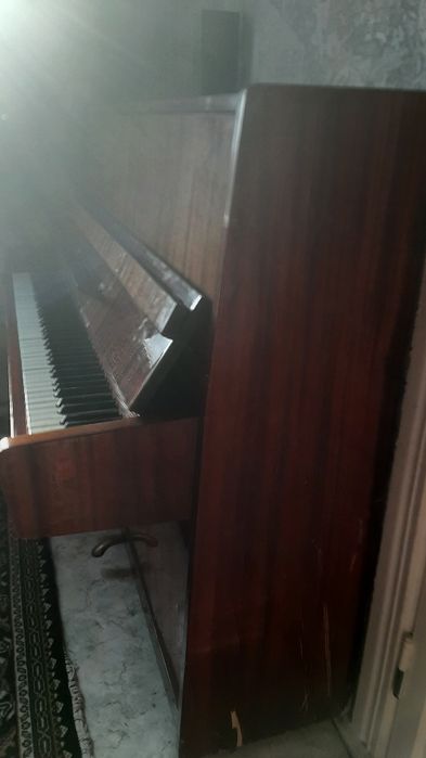 Срочно продаю фортепиано