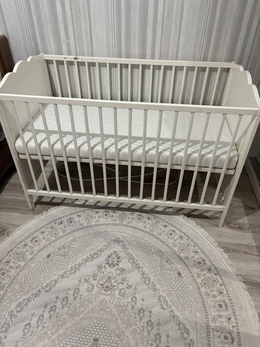 Продам детскую кроватку ikea