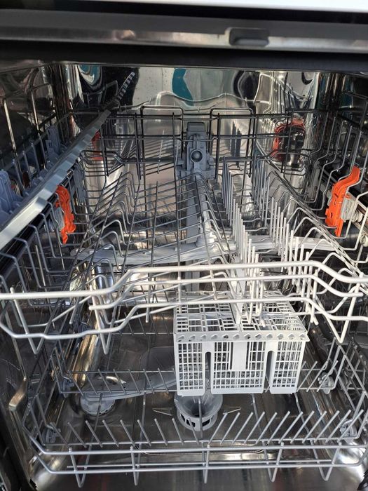 Съдомиялна Hotpoint Ariston