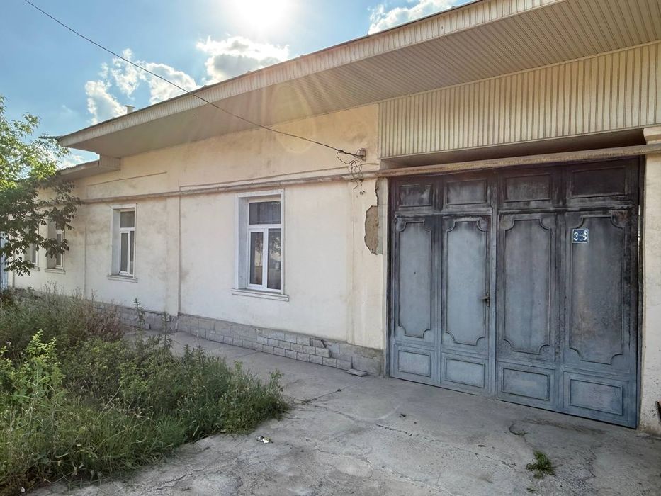 Yashnobod tumani Yangiobod mahallasida 7,8 sotix hovli uy joy sotiladi