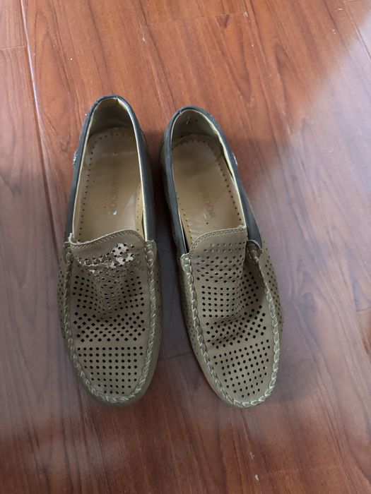 Отдам даром мужскую обувь 43 размер