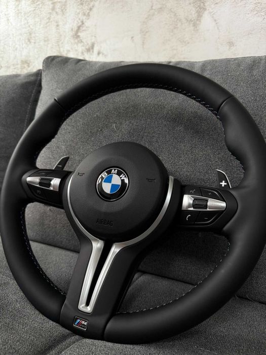 Volan BMW M, compatibil cu generatiile F, F30 F10 F01 F15 F16 F31 F11 F36 F34 F32 E60 E61 E70 E71 E84 E90 E91 E92 E93