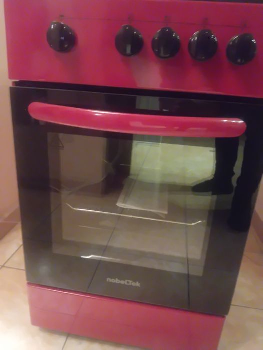 vînd aragaz nou 900 de lei