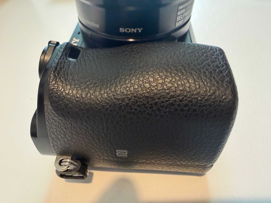 Aparat mirrorless Sony a6000 Kit complet 16-50mm 27626 cadre
