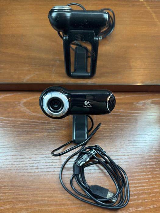 Веб-камера для учебы/работы Logitech Webcam Pro 9000