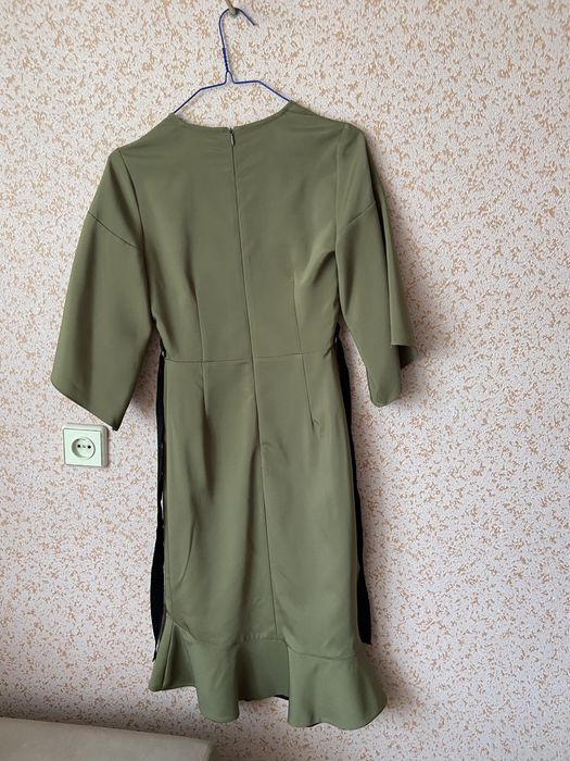 Платье нарядное,