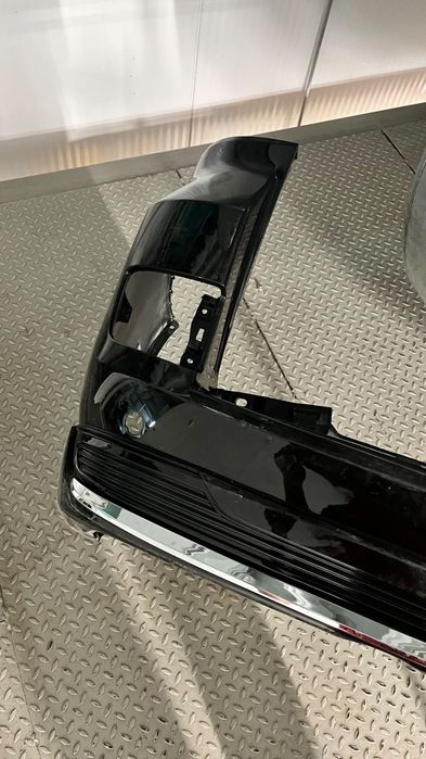 Продам бампер LC200