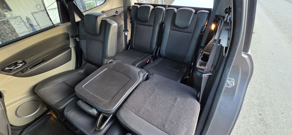 Renault Grand Scenic 2012 .7 locuri. 1,5 diesel