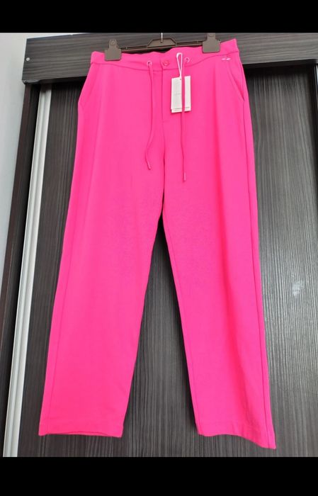 Pantaloni femei superbi
