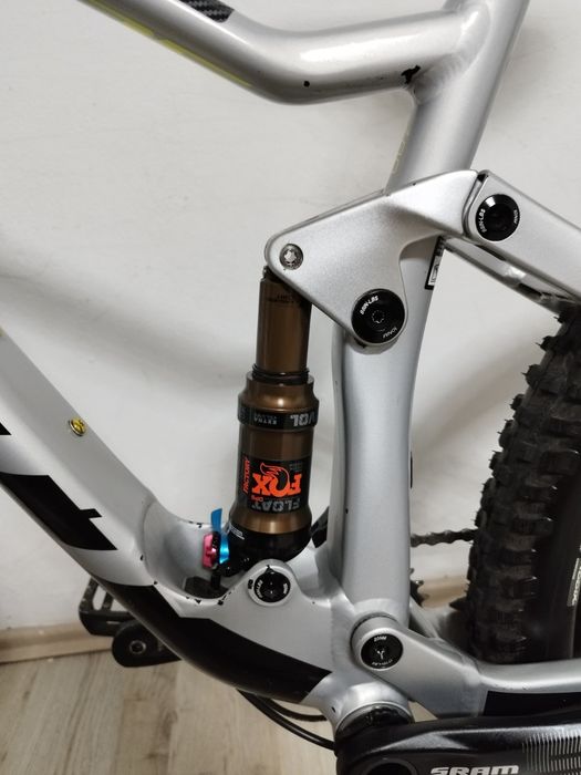 Scott spark 700 27.5