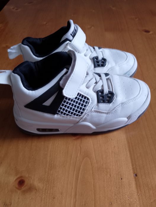 Детски дрехи ръст 116/122 и маратонки