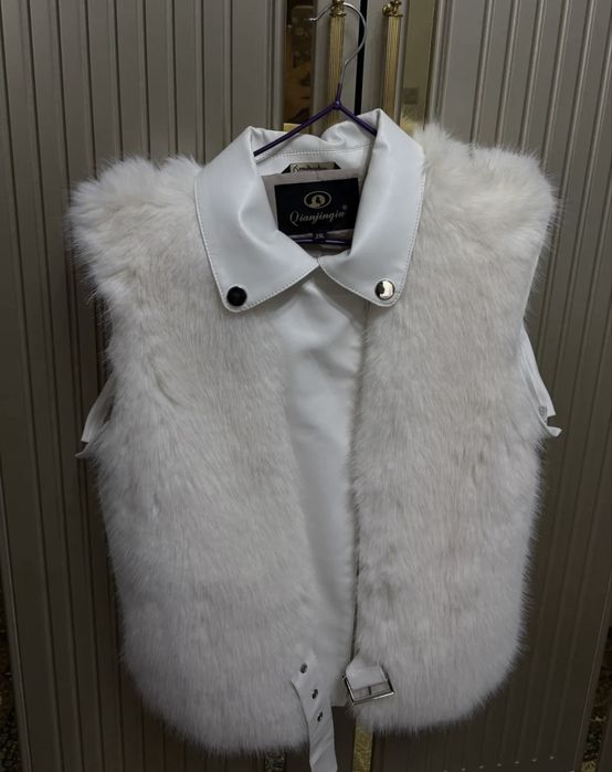 Новая кажанная куртка с мехом