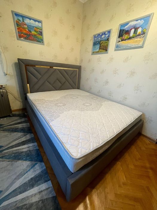 Продам кровать с матрасом