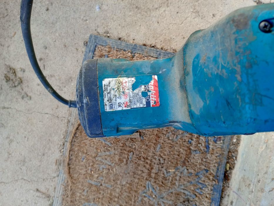 Къртачи Девалт и Макита