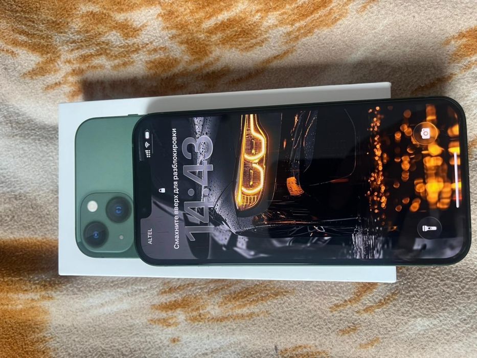 Продам айфон 13