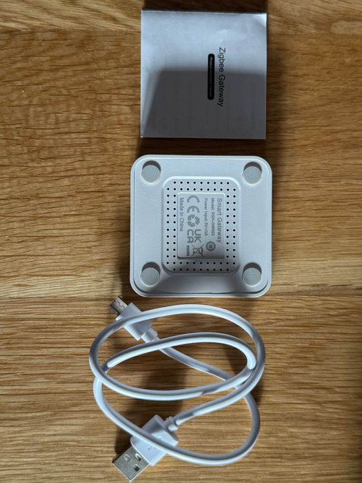 Smart Hub Gateway Tuya Zigbee 3.0 WIFI