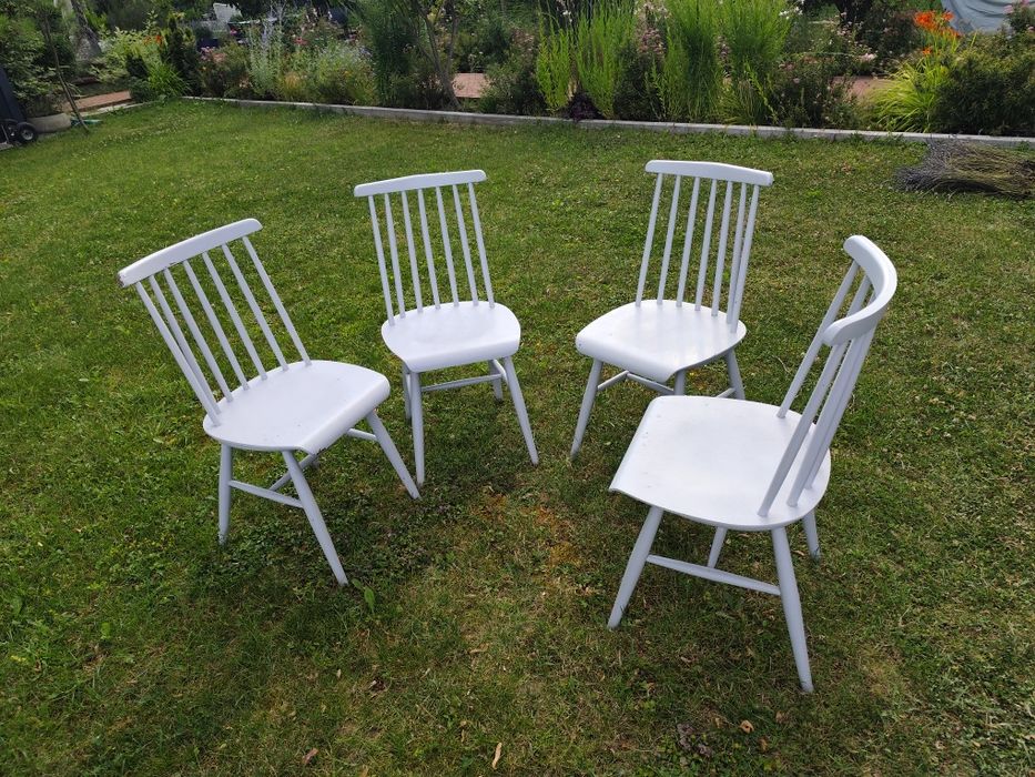 Set de 4 scaune din lemn