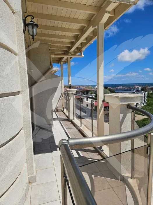 Продава се Тристаен апартамент в Созопол - 159 кв.м за 1101 €/кв.м - Снимка #1