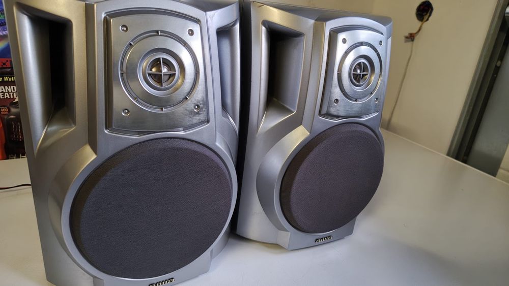 Boxe Aiwa model SX NS222 30w pe 6ohm in stare foarte buna.