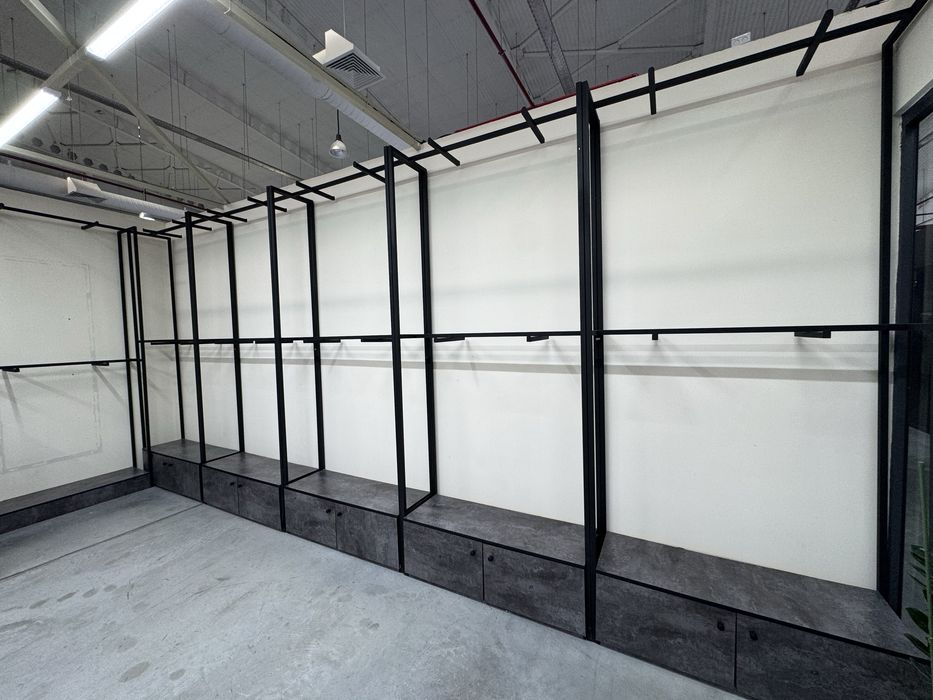 Стойка для одежды, ресепшн