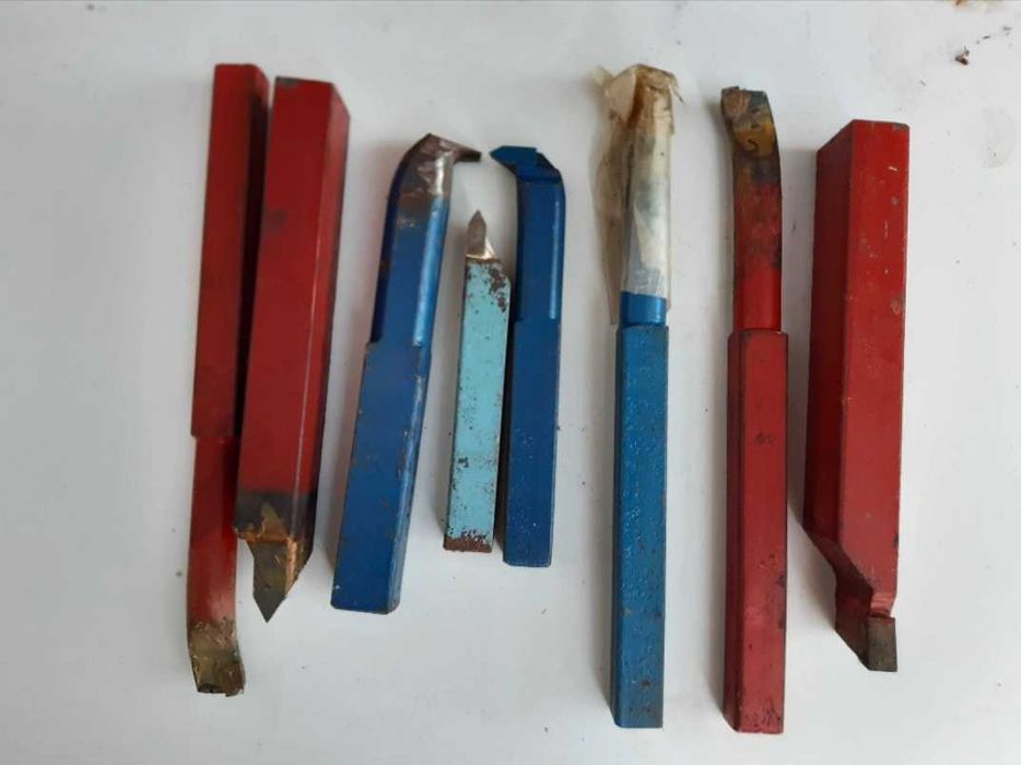 Стругарски ножове от 16 до 32