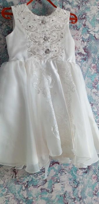 Платья нарядные на девочку