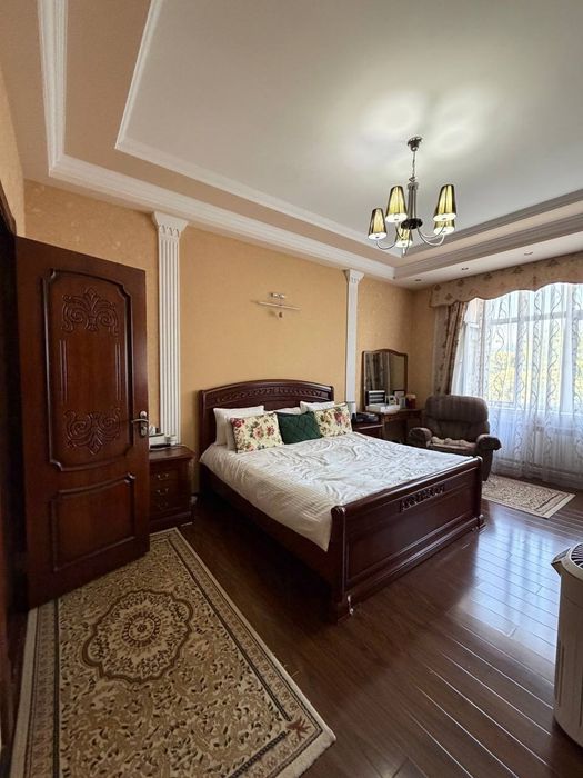Продается 3х ком квартира в новостройке, ор-р: метро Ойбек, 140м²